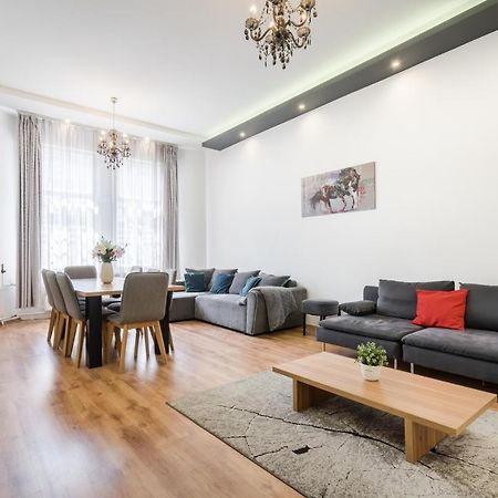 Real Apartments Zichy Budapest Bagian luar foto