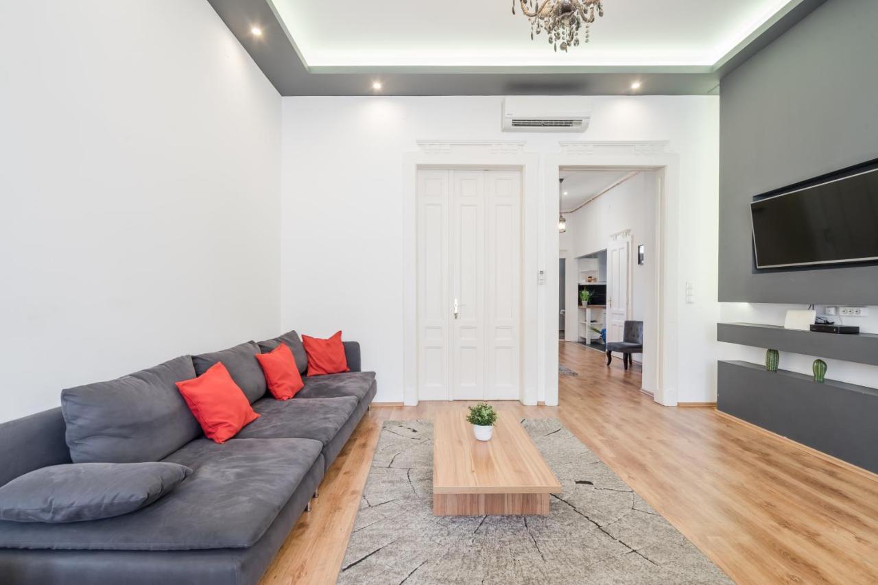 Real Apartments Zichy Budapest Bagian luar foto