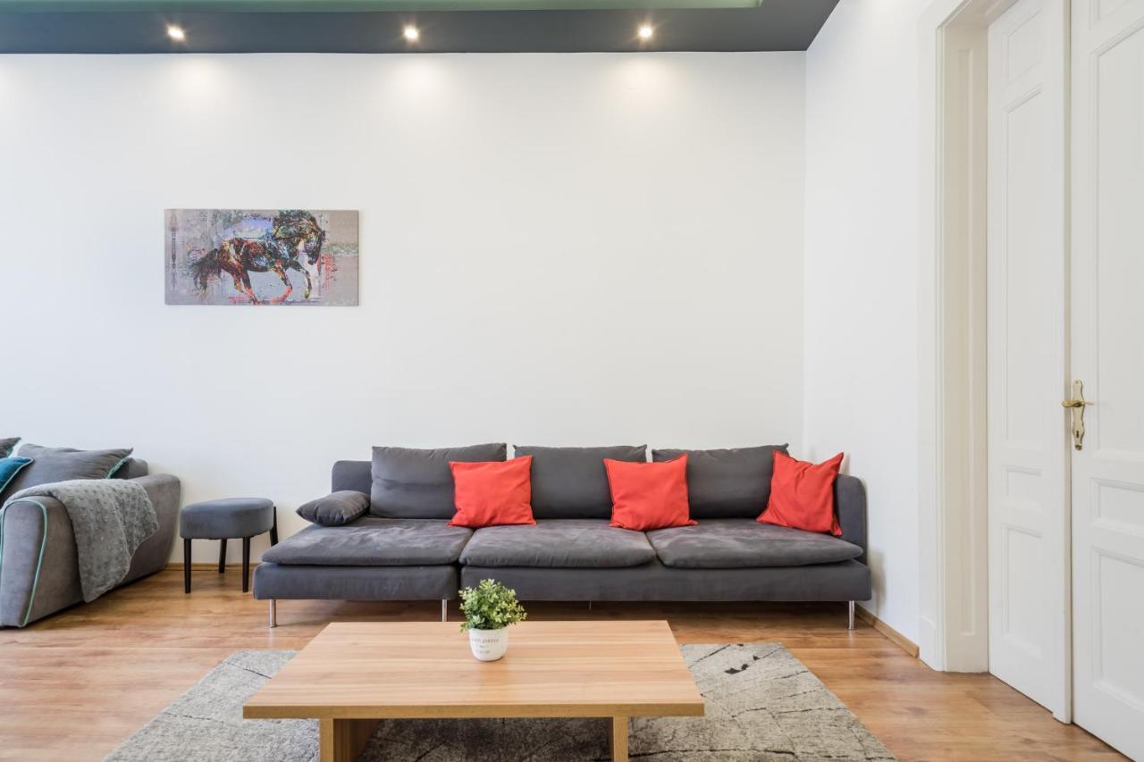 Real Apartments Zichy Budapest Bagian luar foto