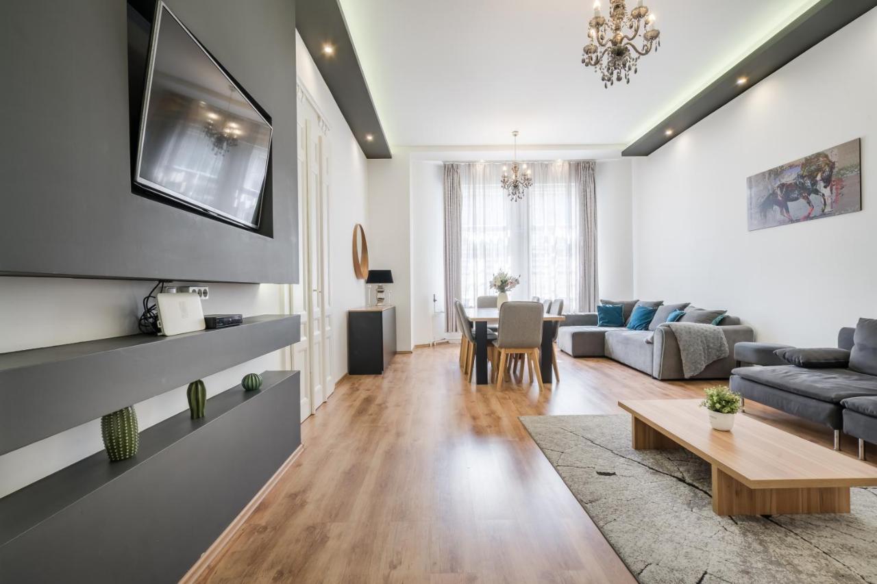 Real Apartments Zichy Budapest Bagian luar foto