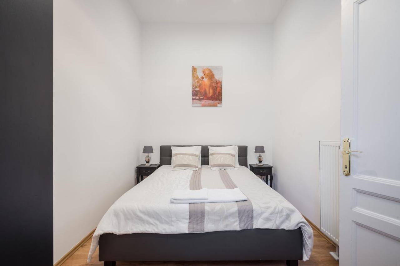 Real Apartments Zichy Budapest Bagian luar foto