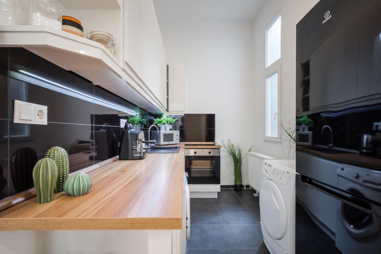 Real Apartments Zichy Budapest Bagian luar foto