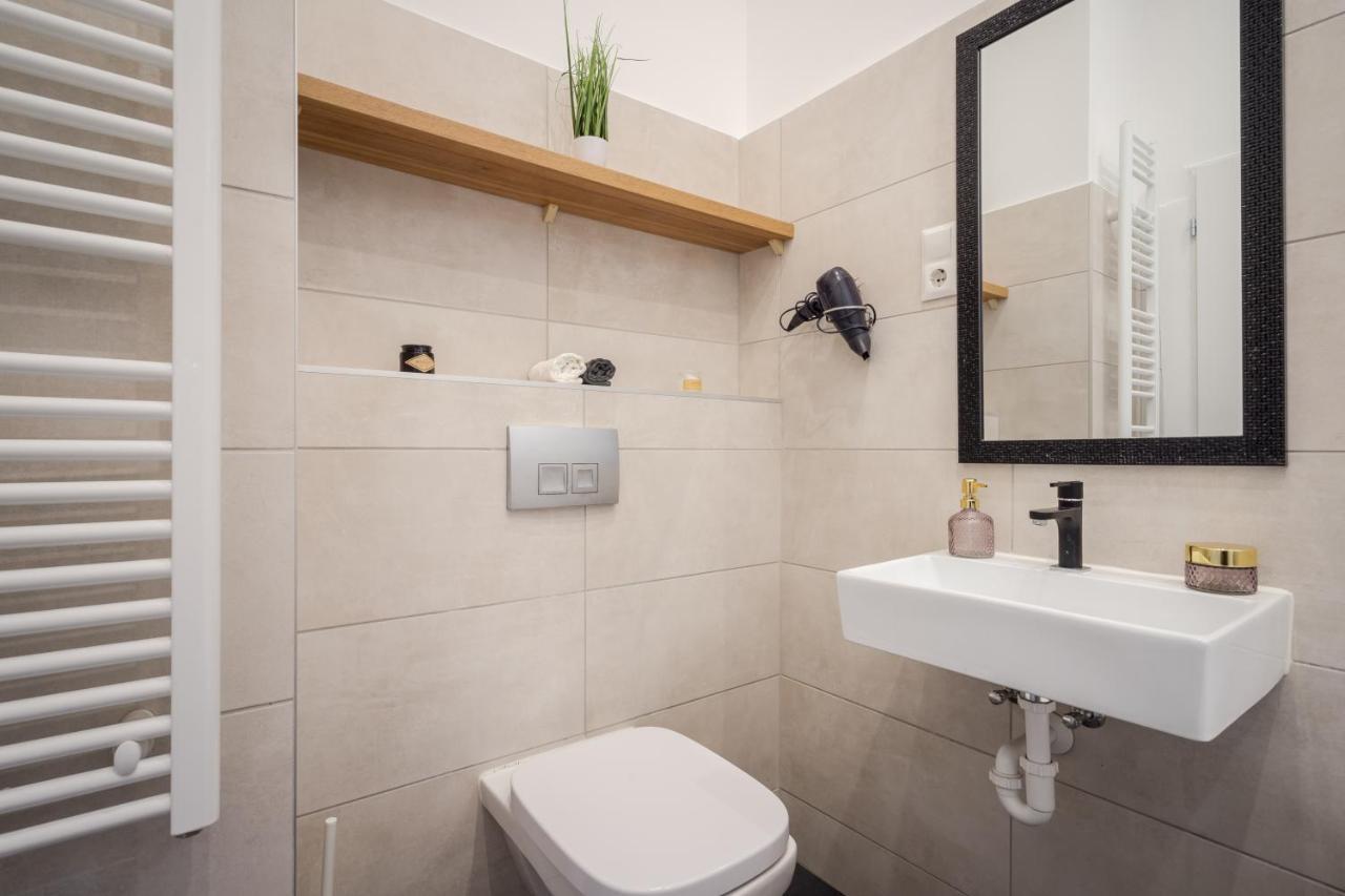Real Apartments Zichy Budapest Bagian luar foto