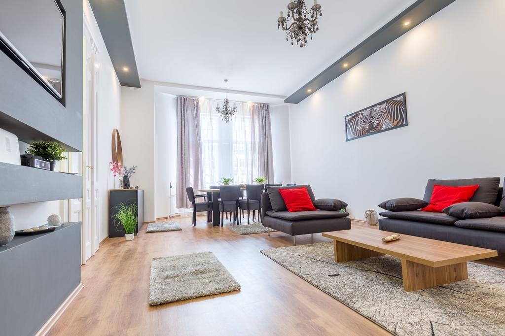 Real Apartments Zichy Budapest Bagian luar foto
