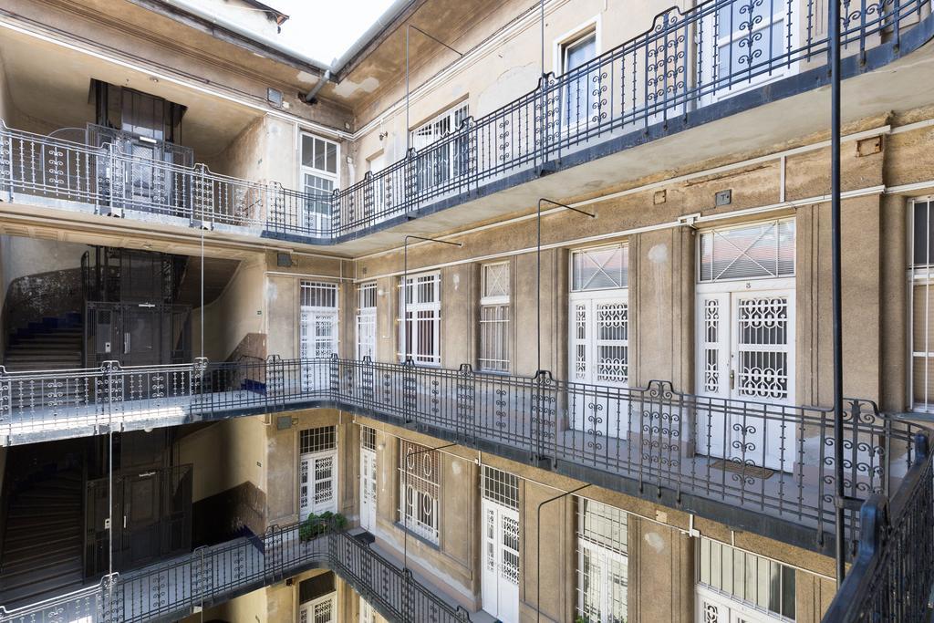 Real Apartments Zichy Budapest Bagian luar foto